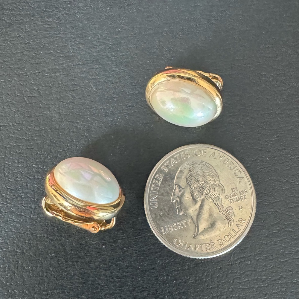 Christian Dior stamped Gold and Faux Pearl Clip Earrings, PRISTINE condi… - Picture 5 of 11